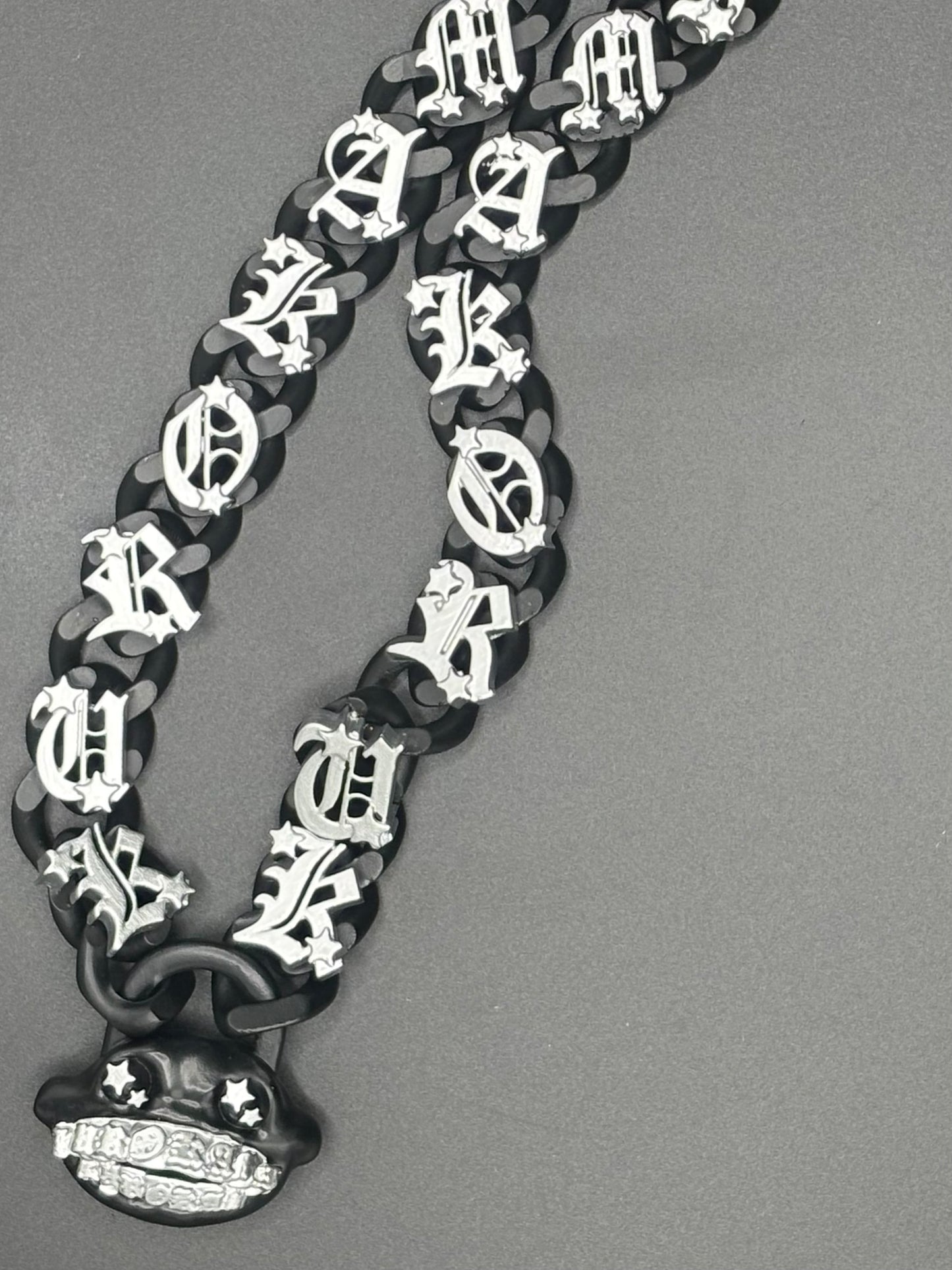 YOKAI KUROKAMI FACECHAIN- BLACK SILVER